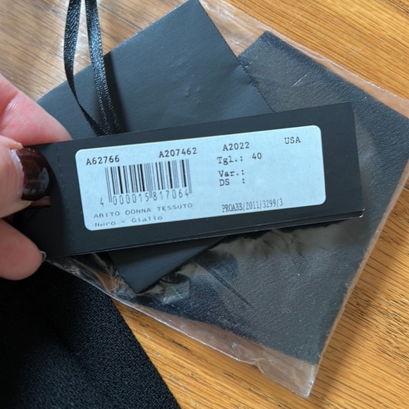 Authentic Versace Dress New With Tags and extra button. 100% crepe wool w Silk - Picture 3 of 8